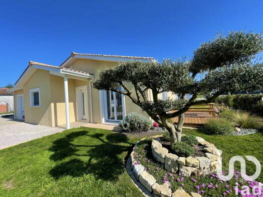 Maison de plain-pied à vendre 319 000 € 5 pièces 3 chambres 121 m² 1 175 m² de terrain Couquèques 33340