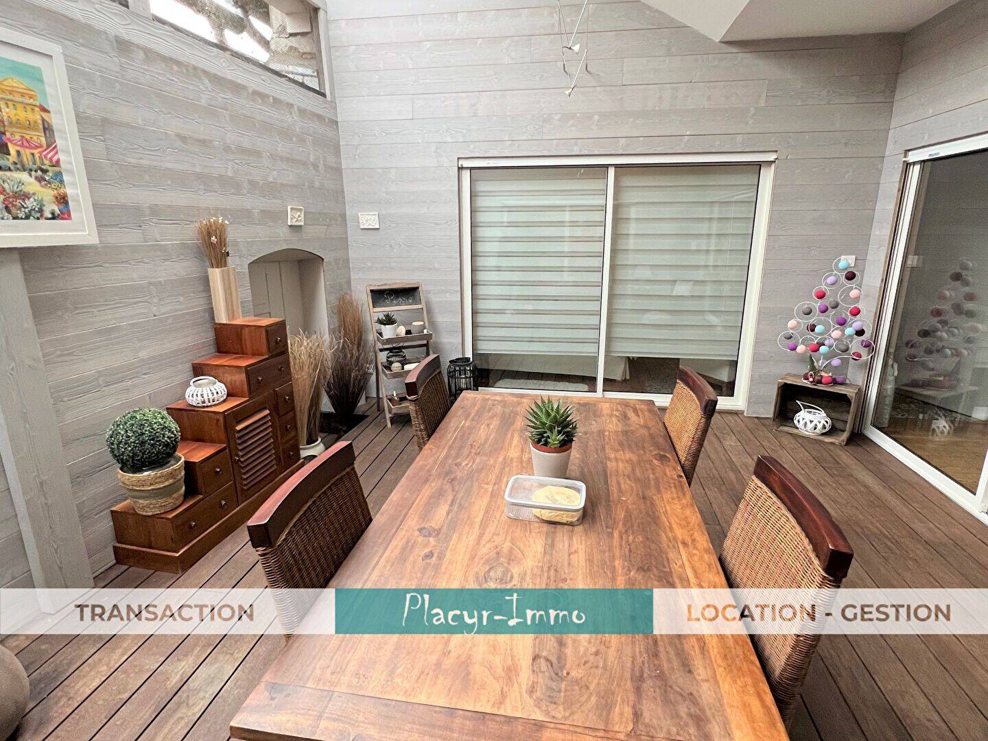 Appartement 4 pièces 143 m² · à Mâcon · 143 m² · 1 225 €