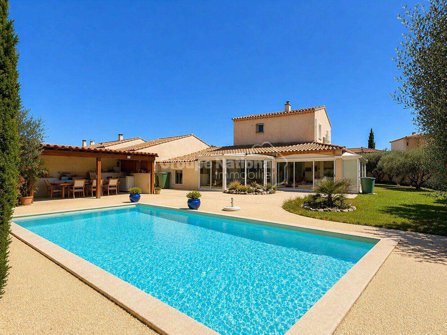 Maison 6 pièces 137 m² · à Remoulins · 136,8 m² · 370 000 €