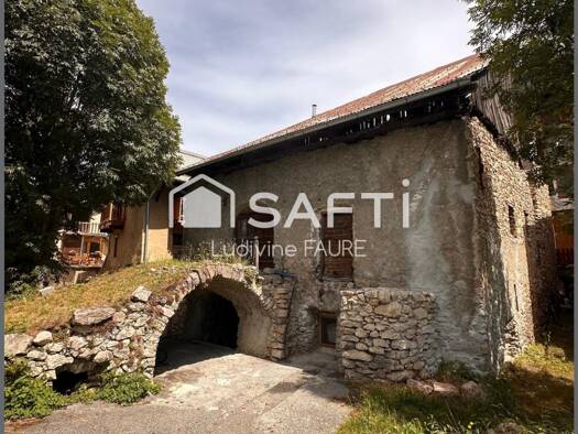 Maison à vendre 150 000 € 3 pièces 2 chambres 44 m² 131 m² de terrain La Roche-de-Rame 05310