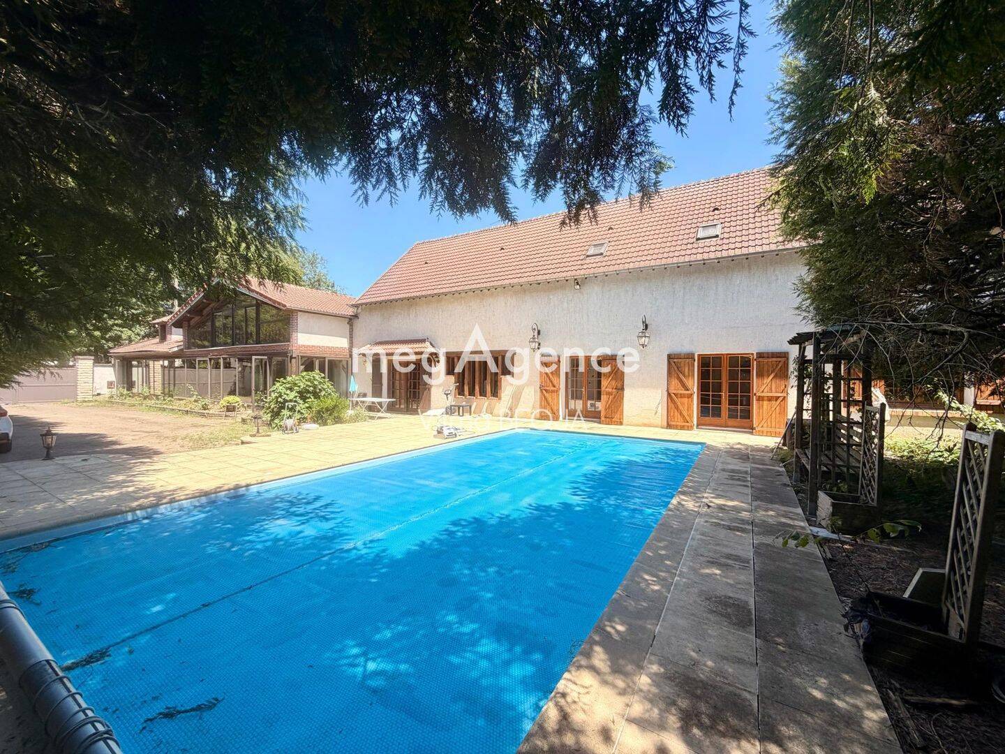 Maison 15 pièces 383 m² · à Sens · 383 m² · 492 000 €