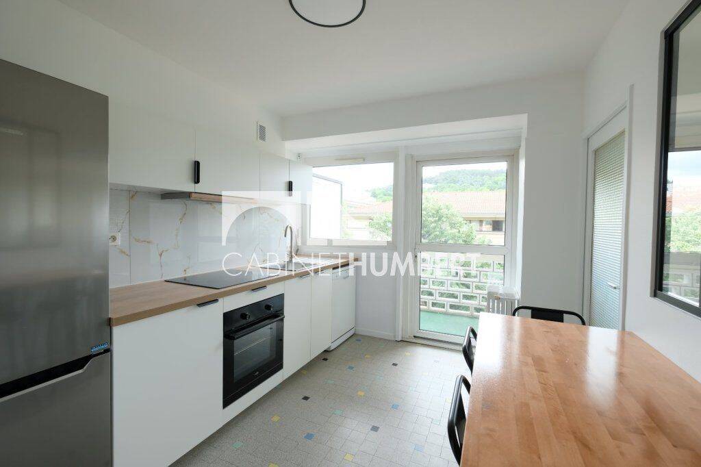 Appartement 4 pièces 86 m² · à Saint-Étienne · 86 m² · 990 €