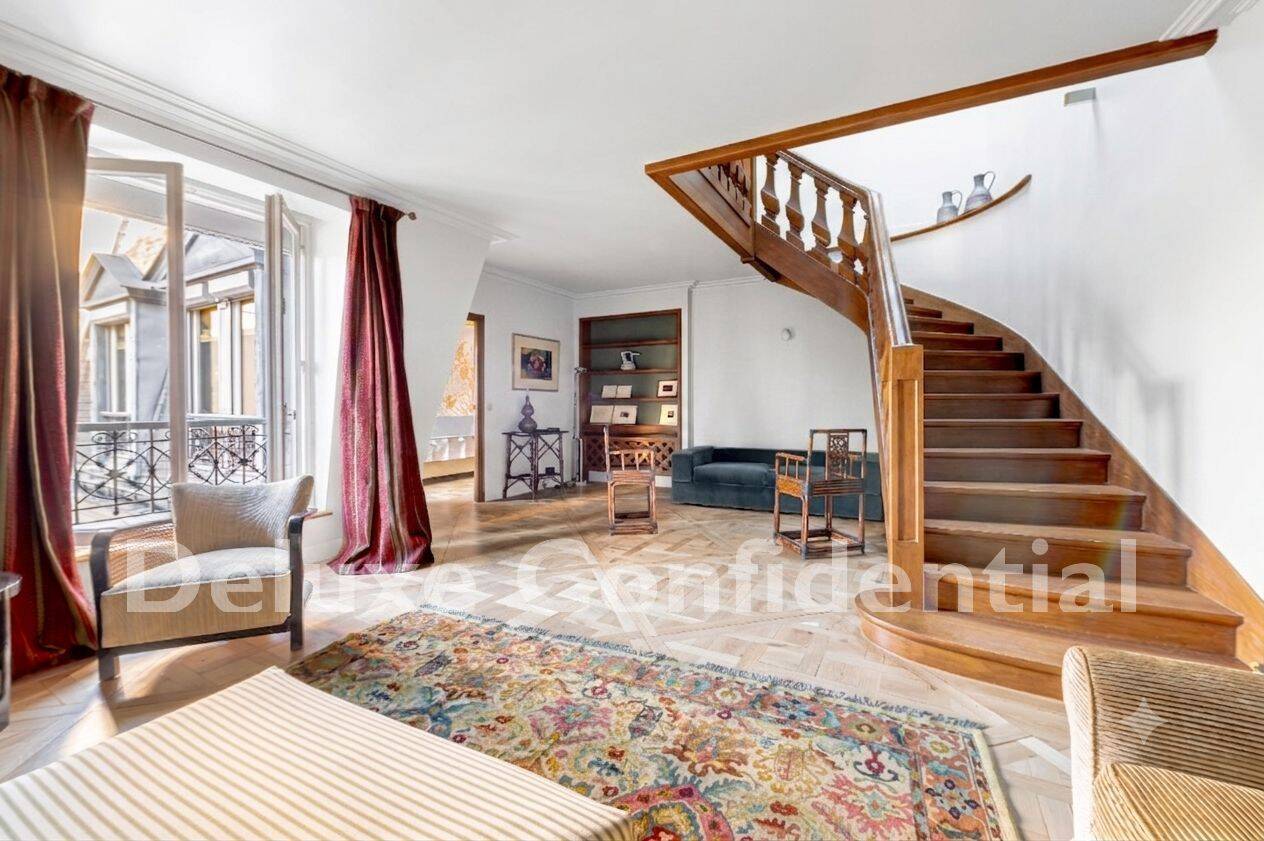 Appartement 6 pièces 124 m² · à Paris 8ème Arrondissement · 124,2 m² · 6 520 €/mois