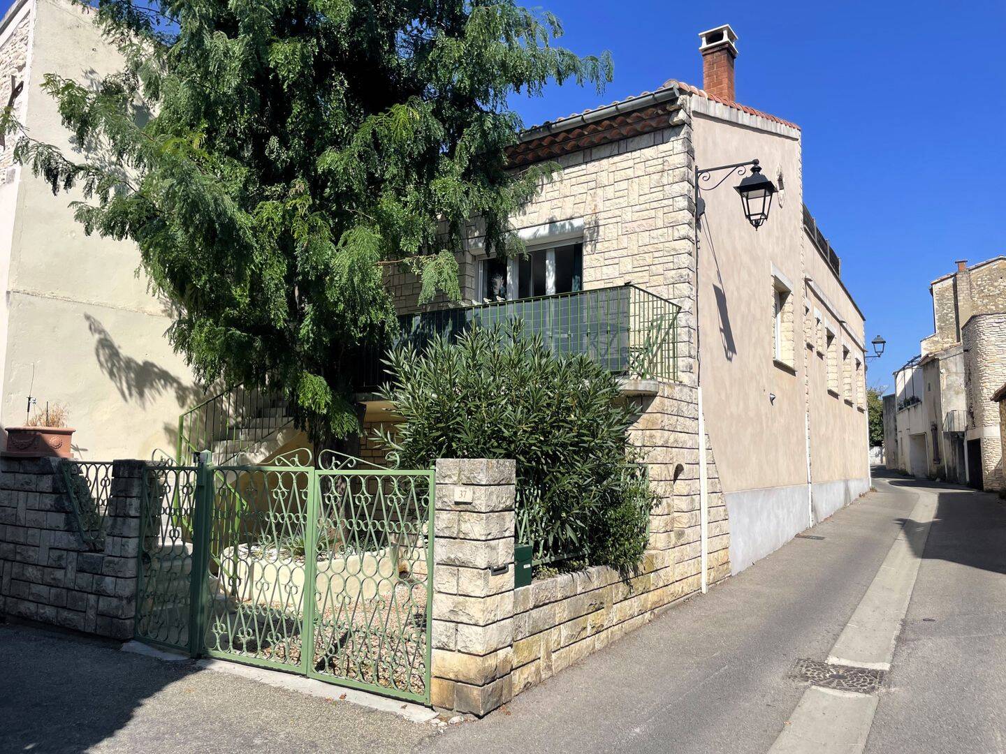 Maison 4 pièces 108 m² · à Tavel · 108 m² · 265 000 €
