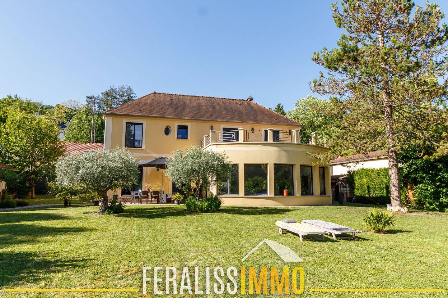 Maison 8 pièces 237 m² · à Vaux-sur-Seine · 237,2 m² · 1 034 000 €