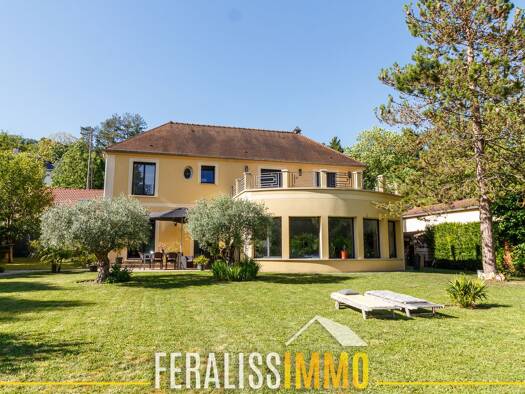 Maison à vendre 1 034 000 € 8 pièces 5 chambres 237,2 m² 1 811 m² de terrain Vaux-sur-Seine 78740