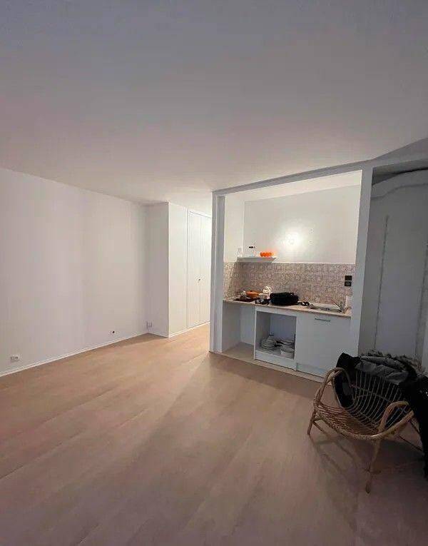 Appartement 1 pièce 24 m² · à Paris 15ème Arrondissement · 24 m² · 830 €/mois