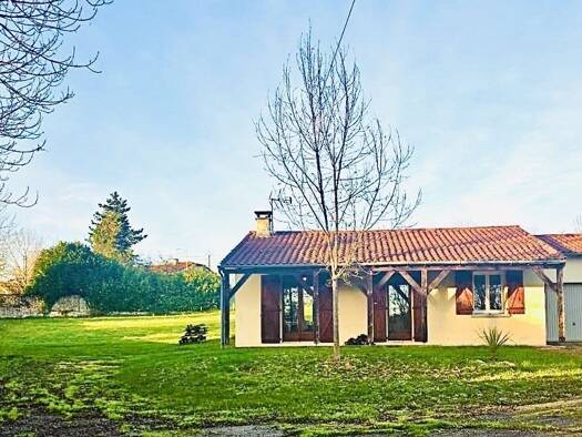 Maison de plain-pied à vendre 169 950 € 3 pièces 2 chambres 66 m² 2 624 m² de terrain Béduer 46100