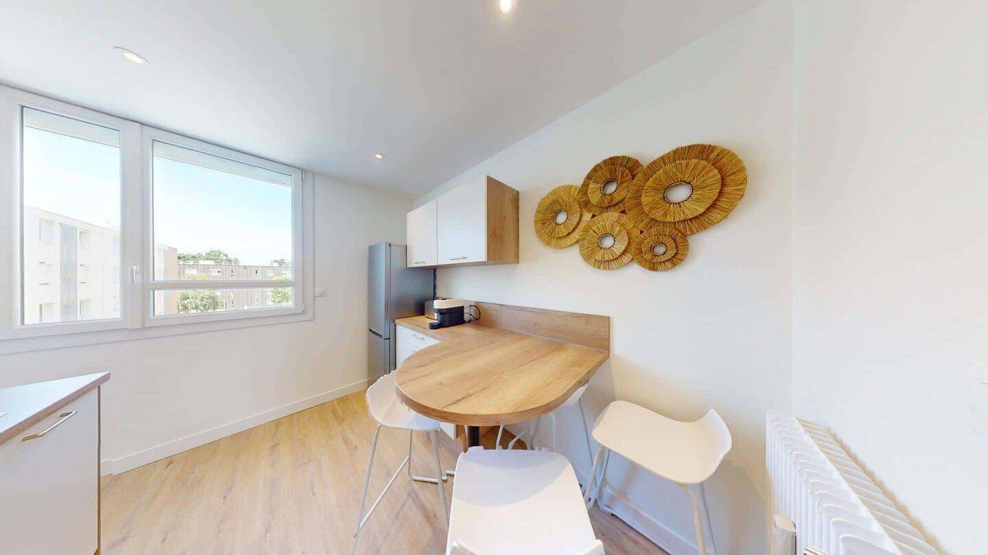 Room in Carré de Saxe, Rennes for 84 m² with 5 bedrooms - Coloca — 14