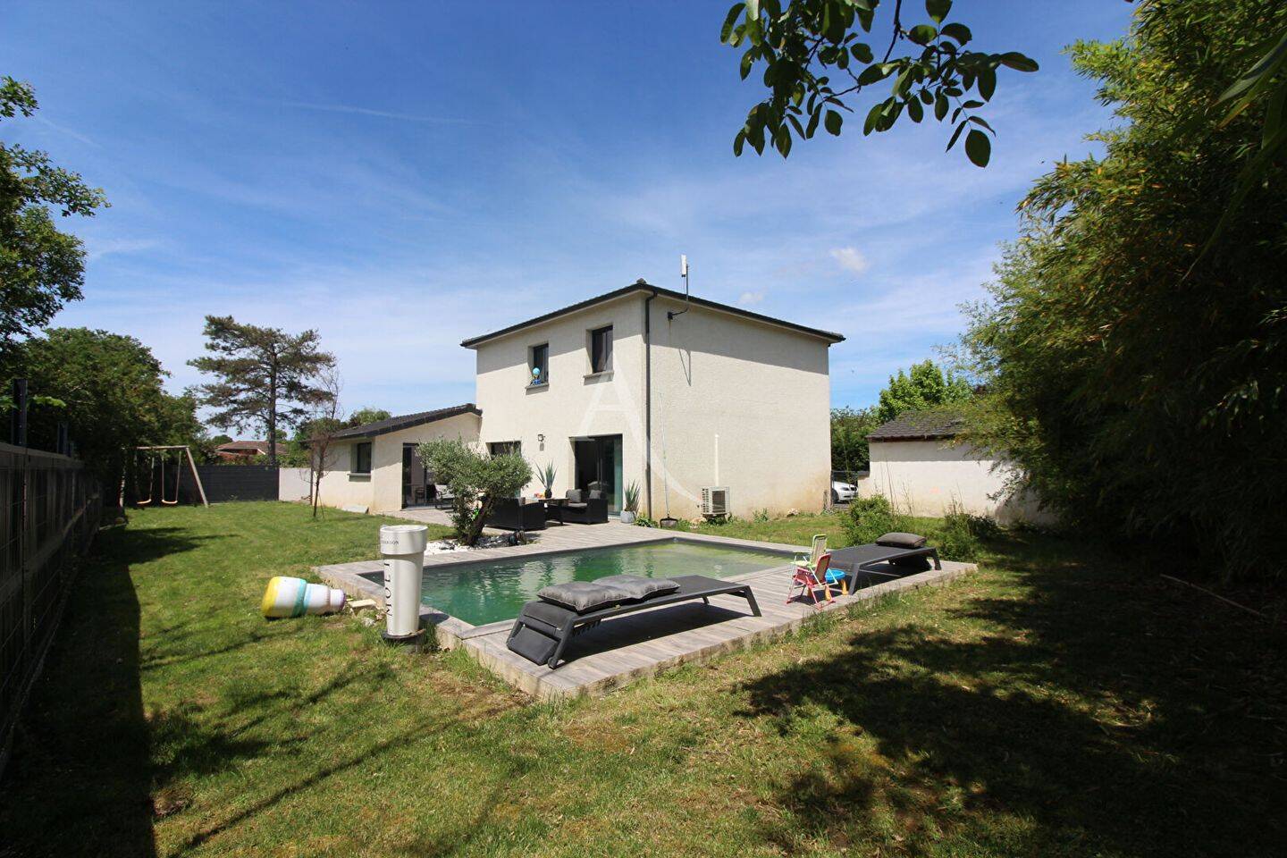 Maison 6 pièces 153 m² · à Labastide-Saint-Pierre · 153 m² · 345 000 €