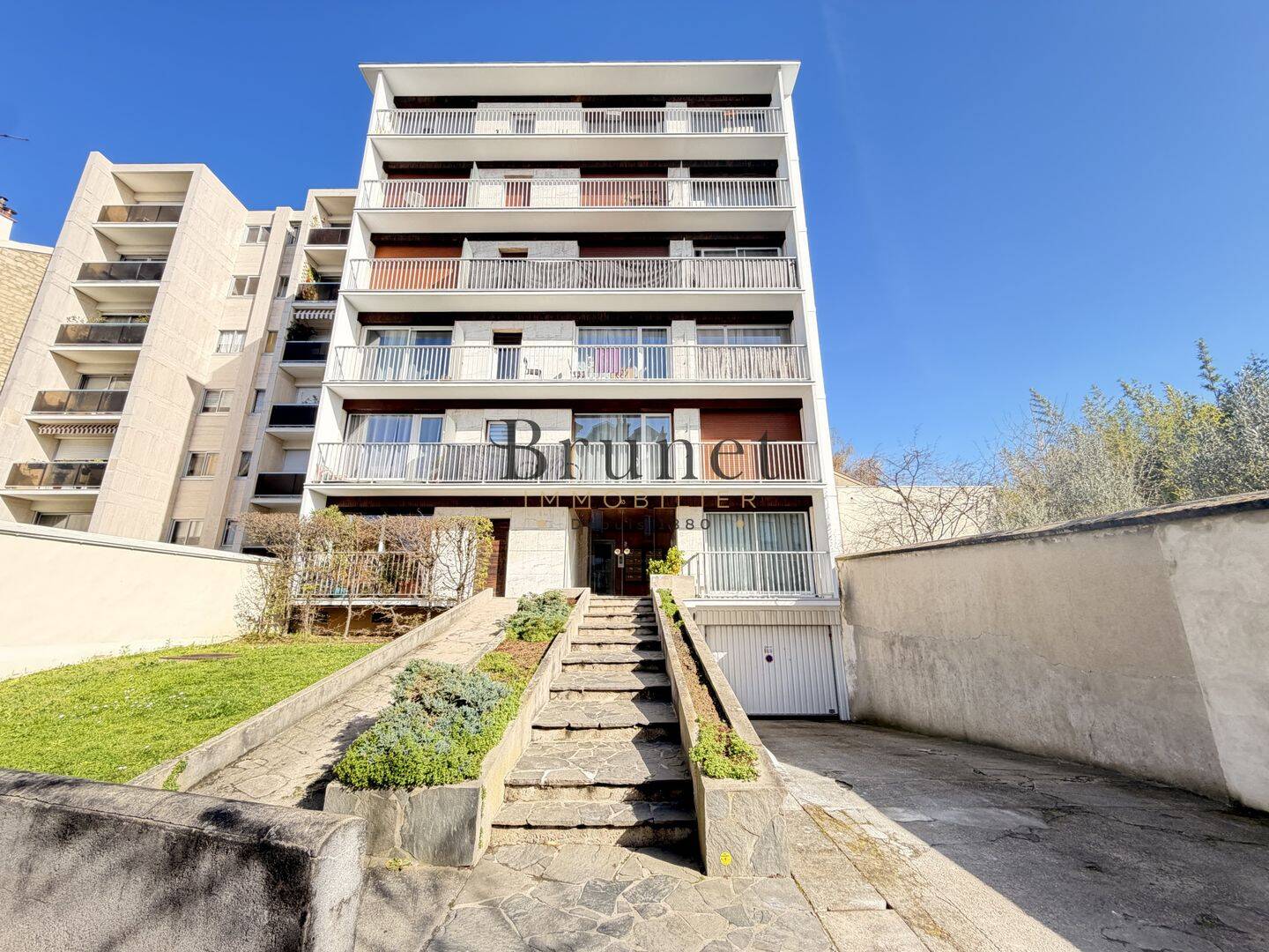 Appartement 2 pièces 44 m² · à Saint-Maur-des-Fossés · 43,7 m² · 258 000 €