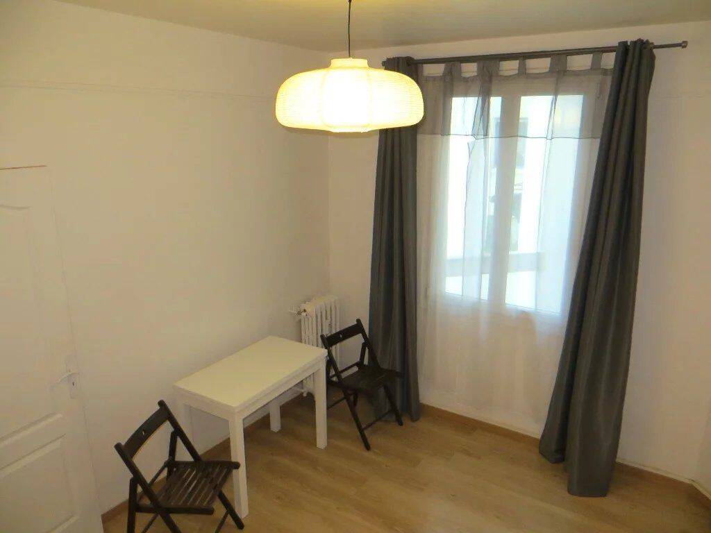 Appartement 1 pièce 28 m² · à Marseille 7ème Arrondissement · 27,9 m² · 685 €