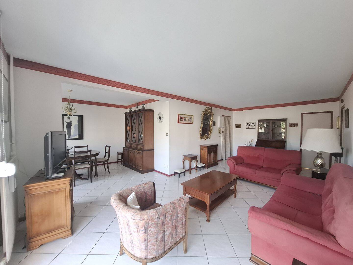 Appartement 6 pièces 111 m² · à Villefranche-sur-Saône · 110,7 m² · 299 000 €