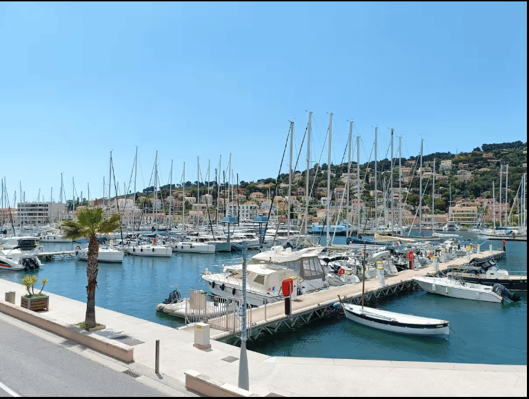 Appartement 1 pièce 21 m² · à Saint-Mandrier-sur-Mer · 21 m² · 550 €/mois