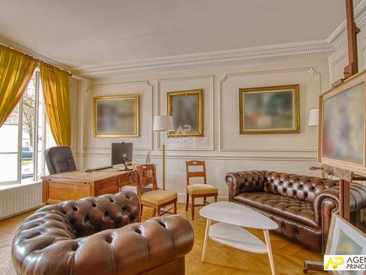 Espace bureau à vendre 465 000 € 55 m² de bureaux Notre Dame Versailles 78000
