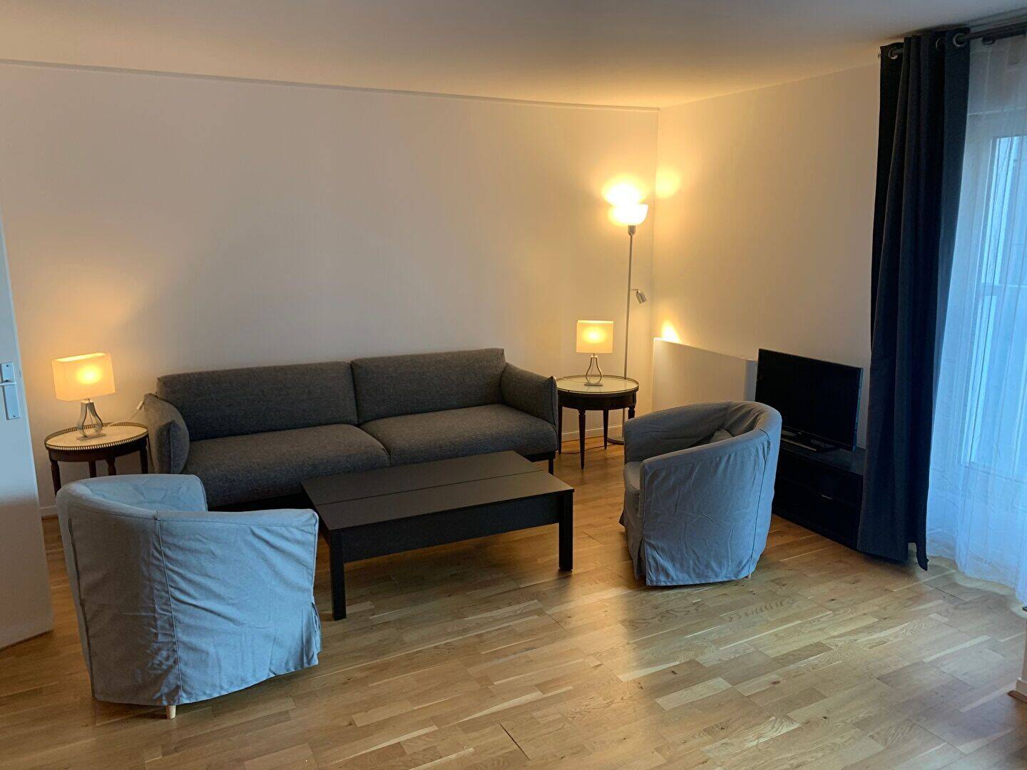 Appartement 3 pièces 77 m² · à Paris 15ème Arrondissement · 77,4 m² · 2 528 €/mois