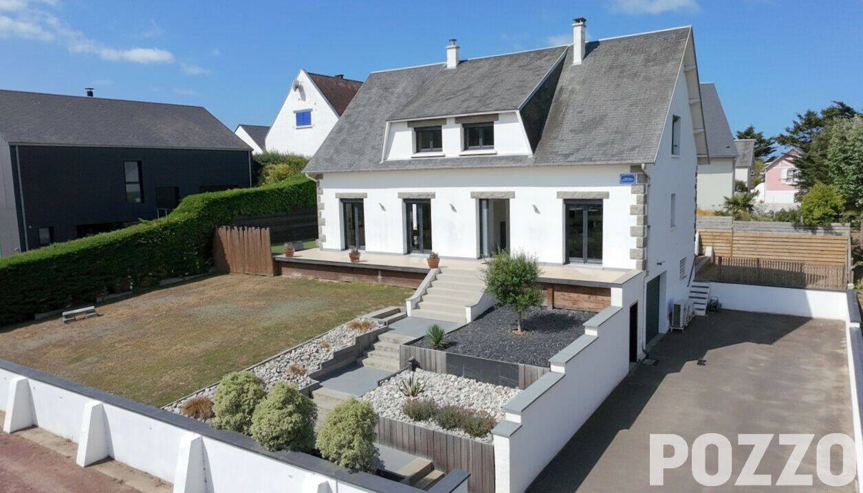 Maison 6 pièces 214 m² · à Jullouville · 214 m² · 846 000 €