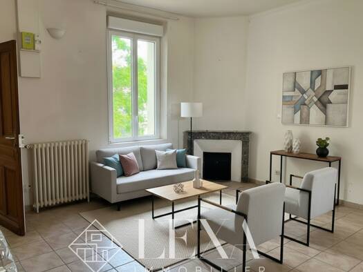 Immeuble à vendre 380 000 € 278 m² Nîmes 30000