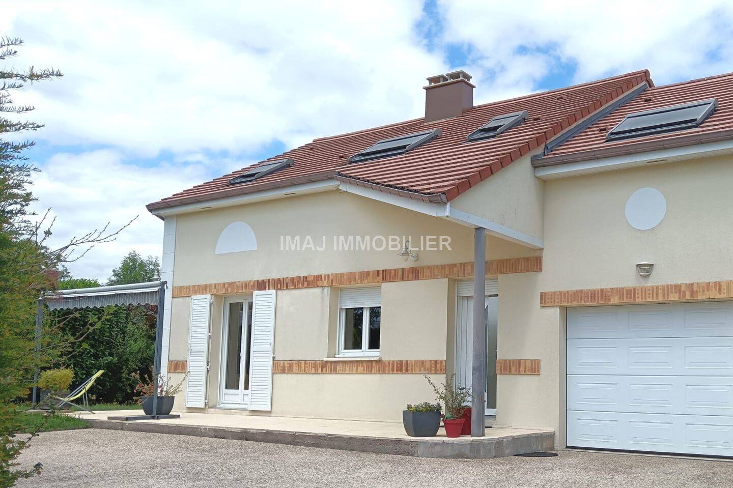 Maison 6 pièces 280 m² · à Vittel · 280 m² · 305 000 €