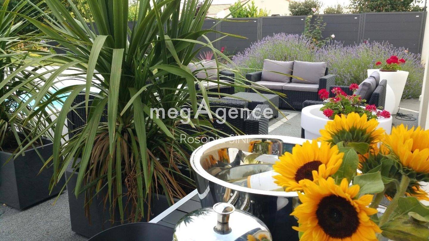 Maison 7 pièces 169 m² · à Saint-Mathurin · 169 m² · 598 000 €