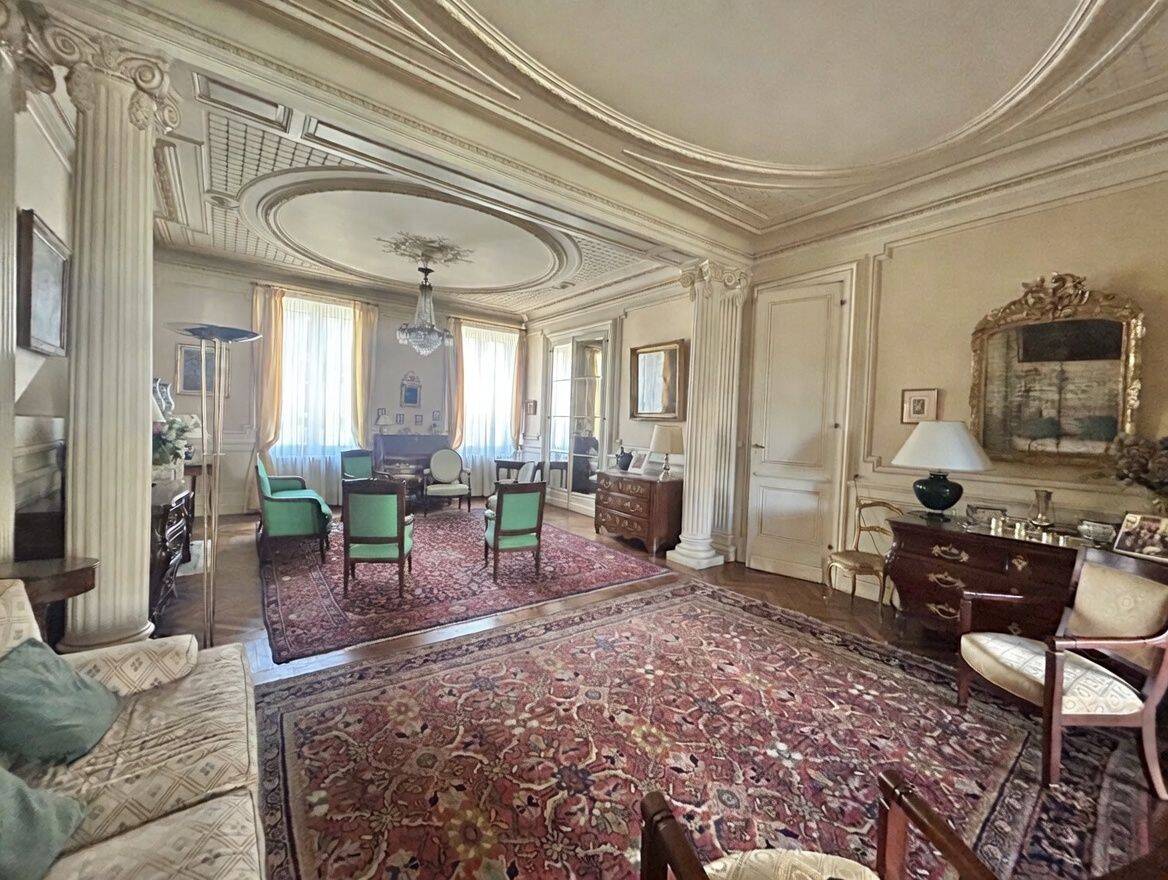 Maison 14 pièces 375 m² · à Bordeaux · 375 m² · 1 186 500 €