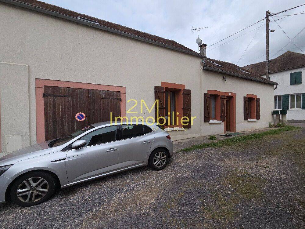 Maison 8 pièces 180 m² · à Salins · 180 m² · 150 000 €