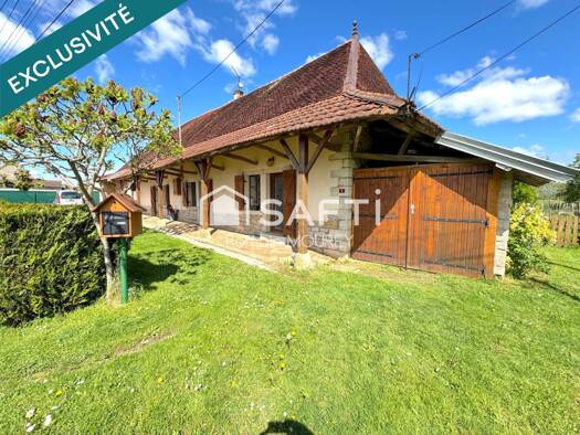 Maison de plain-pied à vendre 218 000 € 4 pièces 3 chambres 111 m² 1 254 m² de terrain Beaufort 39190