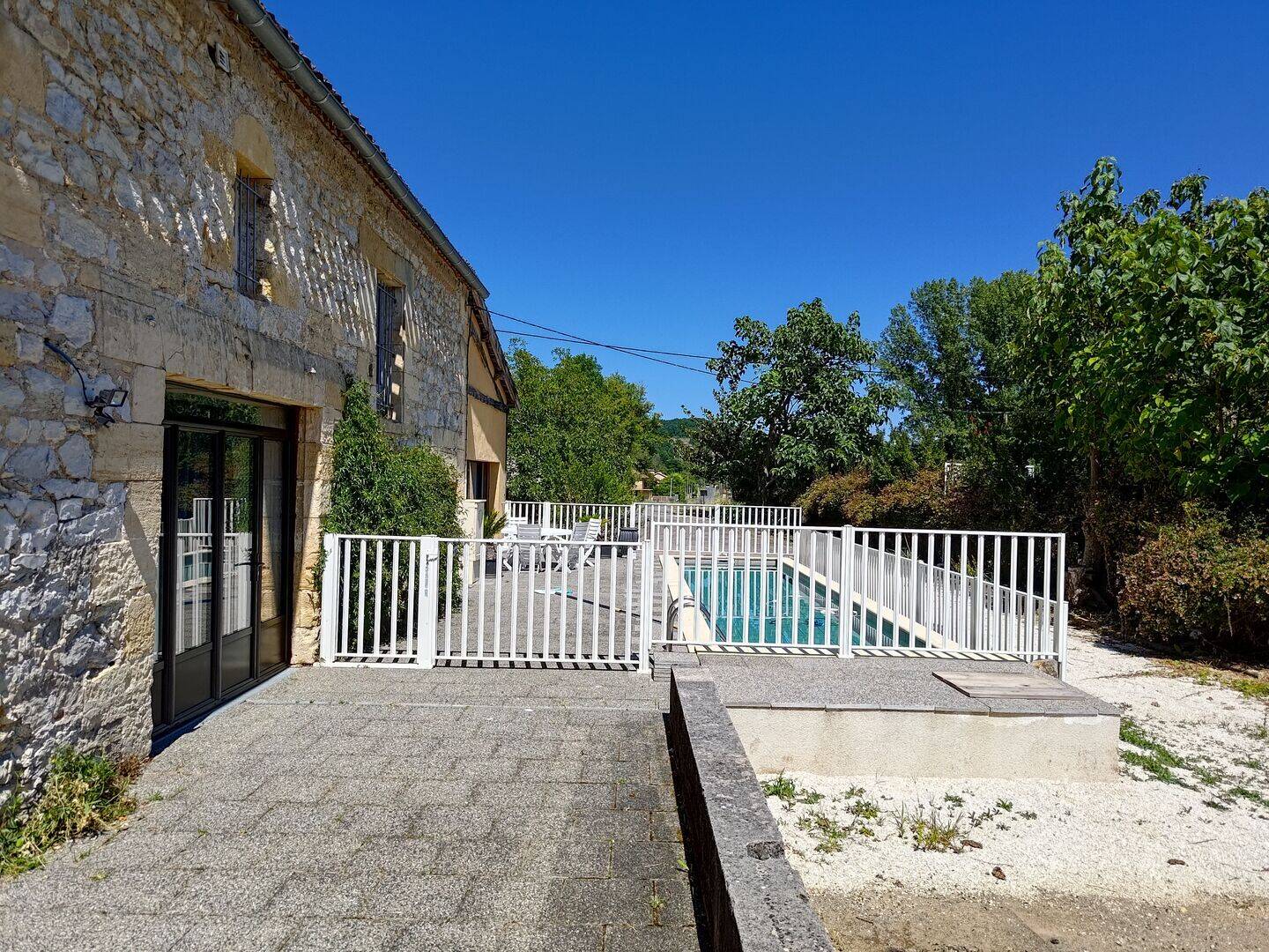 Maison 11 pièces 400 m² · à Saint-Cyprien · 400 m² · 397 500 €