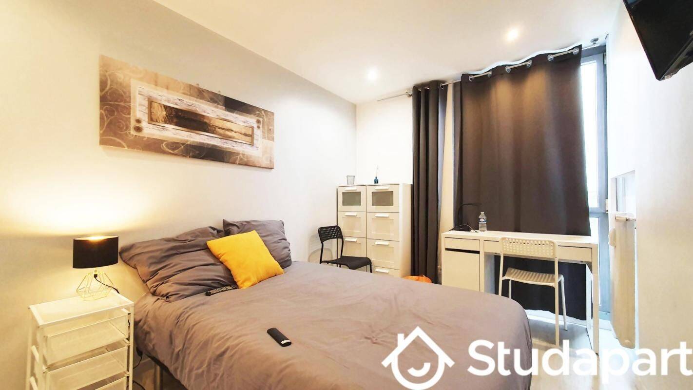 1 pièce 9 m² · à Saint-Denis · 9 m² · 550 €