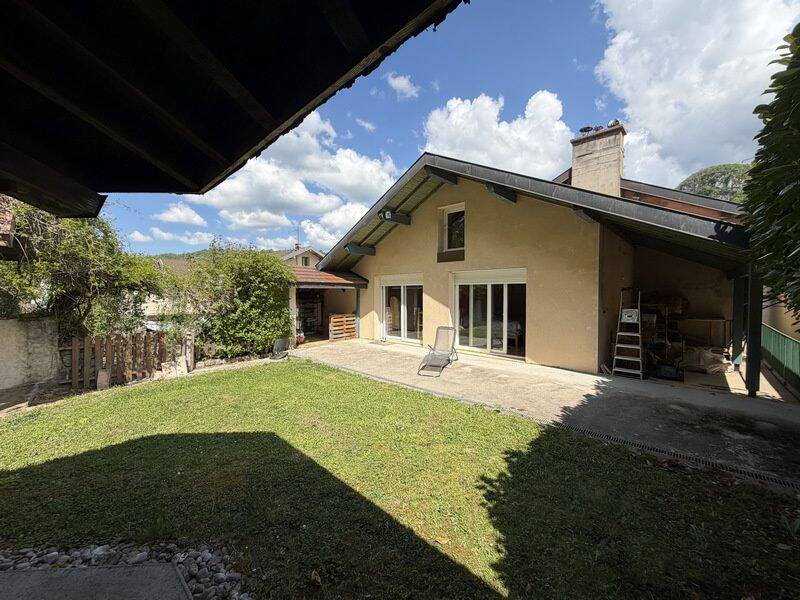 Maison 6 pièces 180 m² · à Moirans en Montagne · 180 m² · 273 000 €