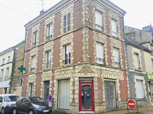 Immeuble à vendre 183 000 € 330 m² Le Mêle-sur-Sarthe 61170