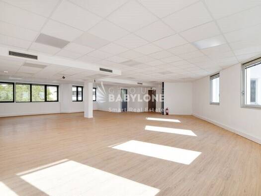Espace bureau à vendre 360 000 € 90 m² de bureaux divisible de 90 m² à 90 m² Le Clos Malakoff 92240