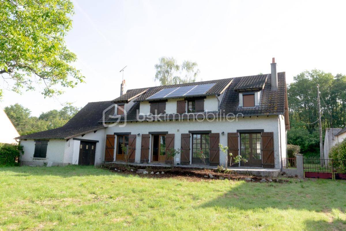 Maison 7 pièces 150 m² · à Les Bordes · 150 m² · 157 000 €