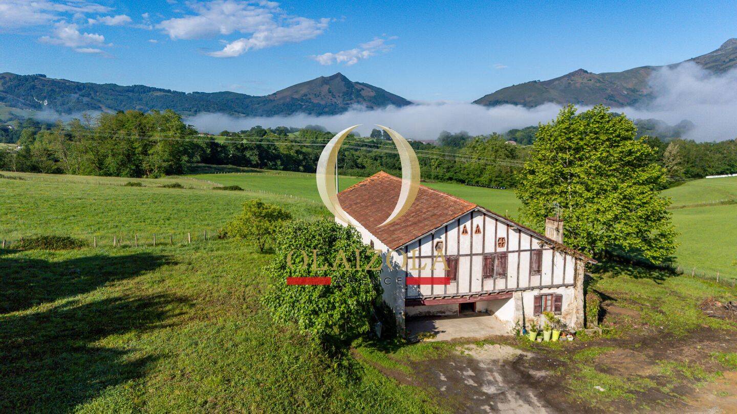 Maison 10 pièces 320 m² · à Sare · 320 m² · 399 000 €