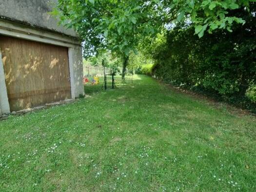 Parking à vendre 68 590 € 104 m² Lorris 45260