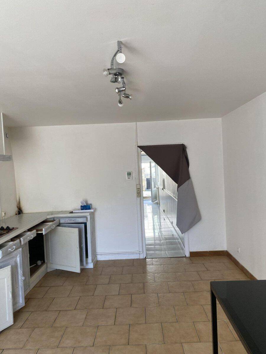 Maison 5 pièces 100 m² · à Aigre · 100 m² · 600 €