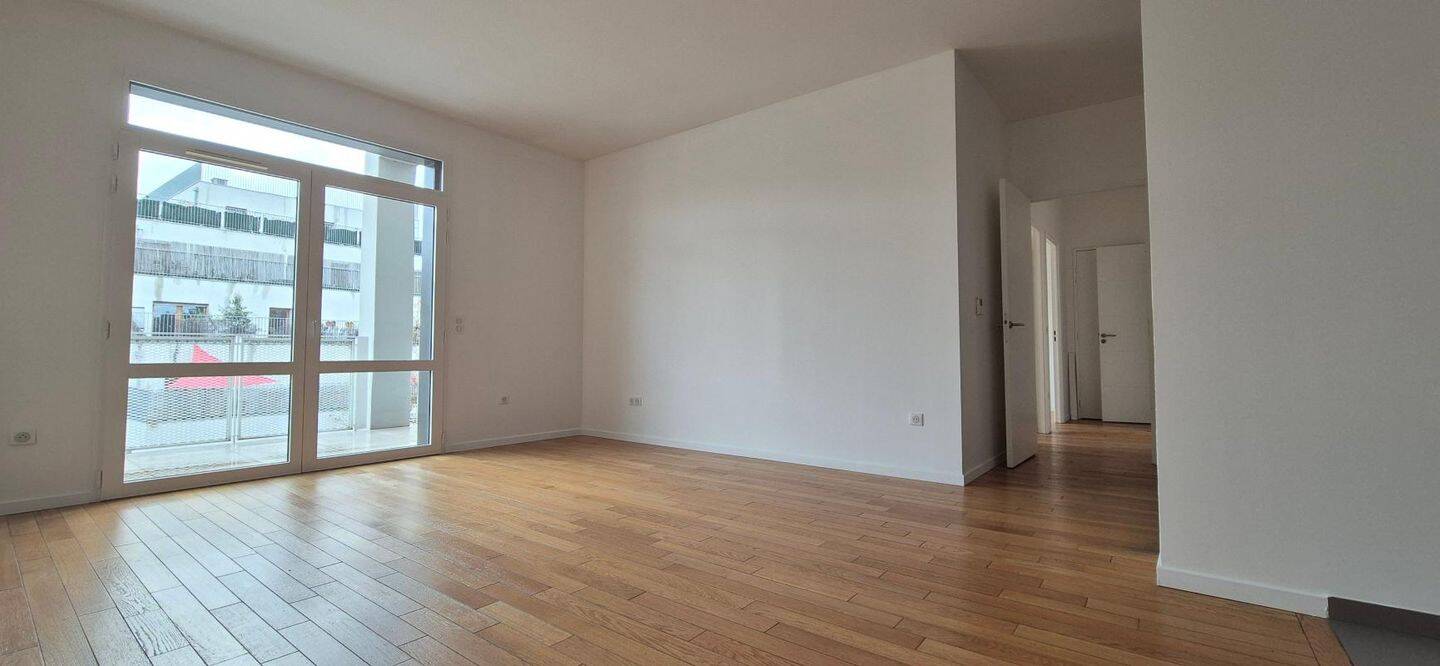 Appartement 3 pièces 74 m² · à Paris 19ème Arrondissement · 74 m² · 2 255 €
