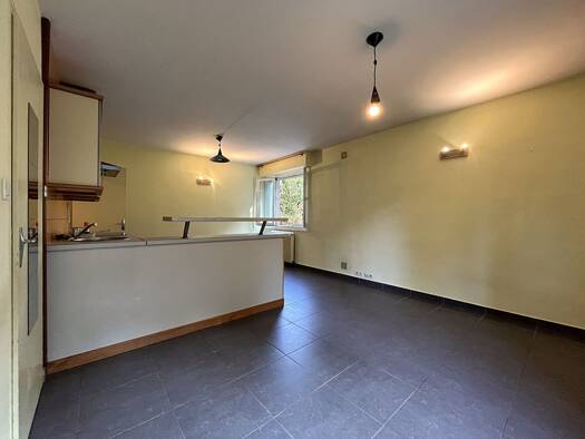 Appartement à vendre 79 000 € 1 pièce 33 m² RDC/7 Butte - Grette Besançon 25000