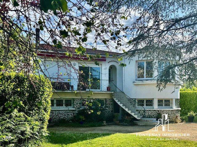 Maison 10 pièces 242 m² · à Fontenay-le-Comte · 242 m² · 335 800 €