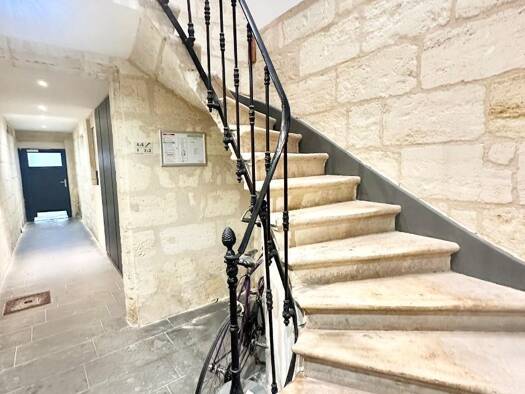 Appartement à vendre 228 800 € 3 pièces 2 chambres 56,8 m² La Bastide Bordeaux 33100