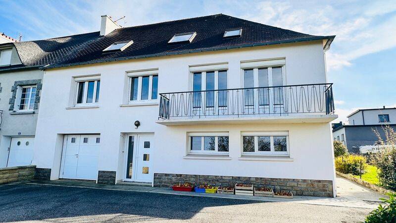 Maison 11 pièces 220 m² · à Lanvéoc · 220 m² · 370 000 €