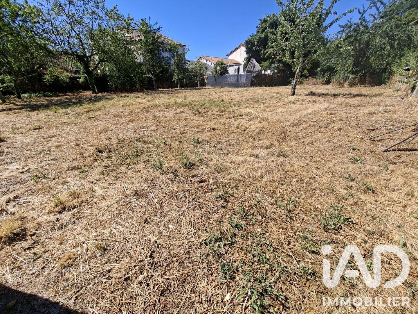 Terrain de 898 m² à Vouneuil-sous-Biard - photo 2