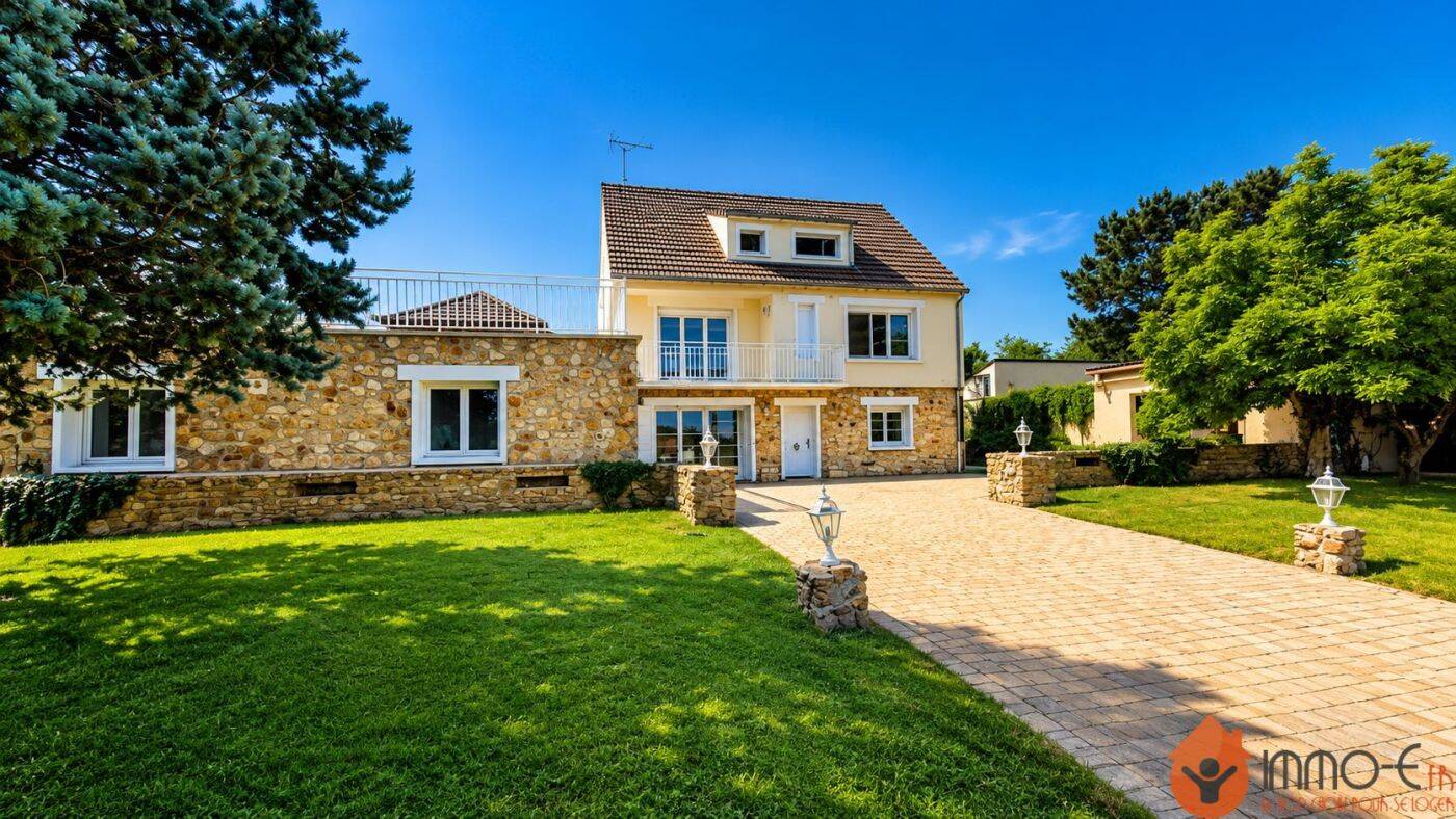 Maison 9 pièces 295 m² · à Nanteuil-lès-Meaux · 295 m² · 687 000 €