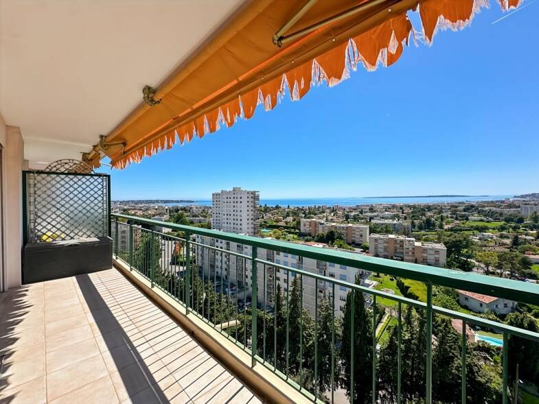 Appartement à vendre 205 000 € 2 pièces 1 chambre 33 m² Étage 11/123 Fontmerle Antibes 06600