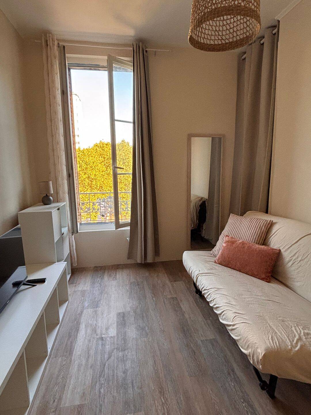 Appartement 1 pièce 16 m² · à Clichy · 16 m² · 900 €