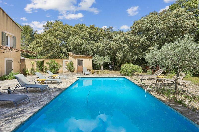 Maison 12 pièces 256 m² · à L'Isle-sur-la-Sorgue · 256 m² · 870 000 €