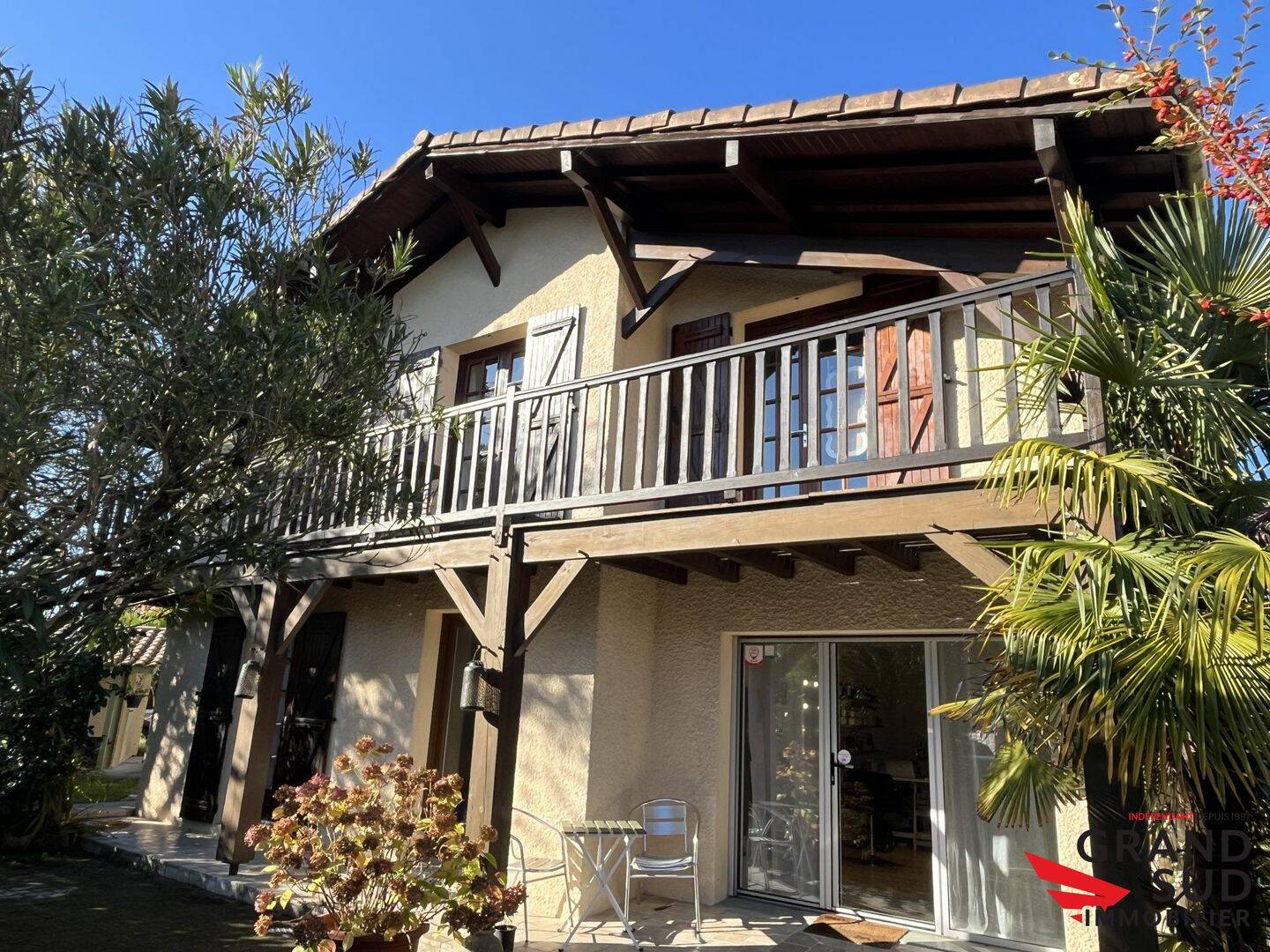 Maison 5 pièces 151 m² · à Pessac · 151 m² · 1 900 €