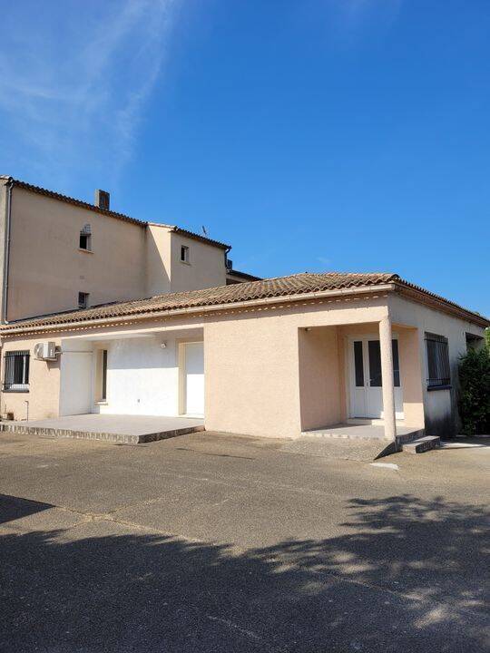 Maison 5 pièces 120 m² · à Vézénobres · 120 m² · 920 €/mois