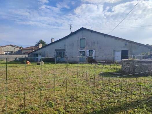 Maison à vendre 47 000 € 3 pièces 2 chambres 77 m² 1 359 m² de terrain Orival 16210