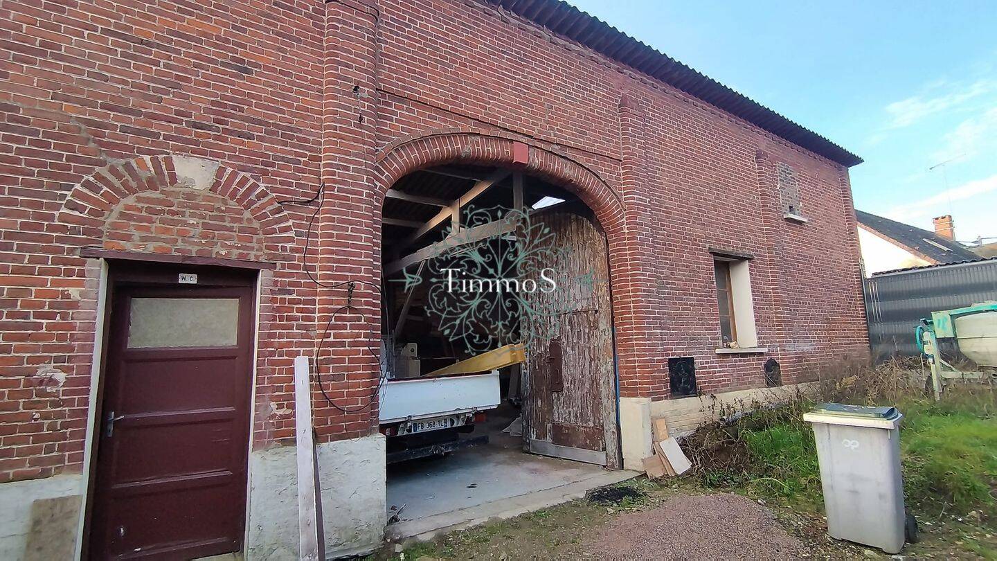 Maison 1 pièce 130 m² · à Laversines · 130 m² · 93 000 €